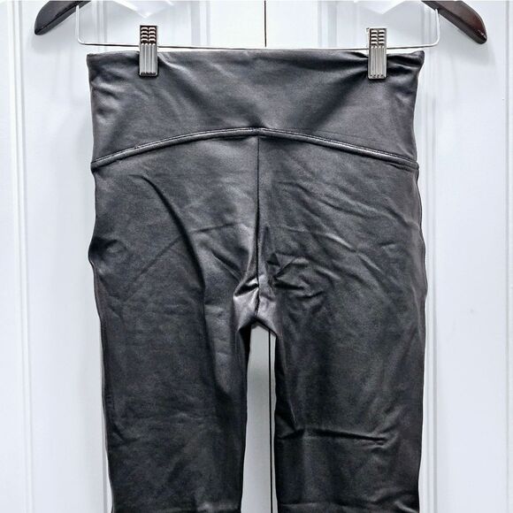 🔥Spanx, Faux Leather Look Leggings. NWT, Size Medium. - Picture 6 of 7